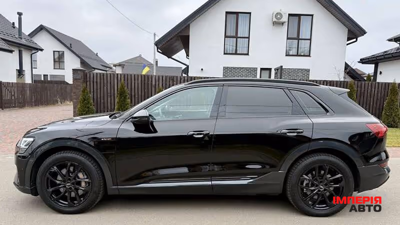 Audi e-tron - фото 2