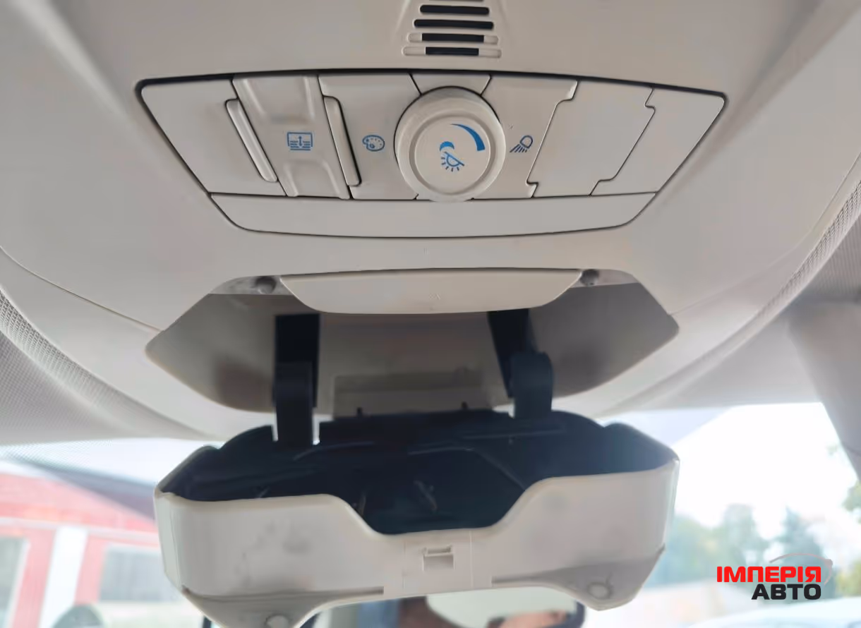 Ford C-MAX - фото 14