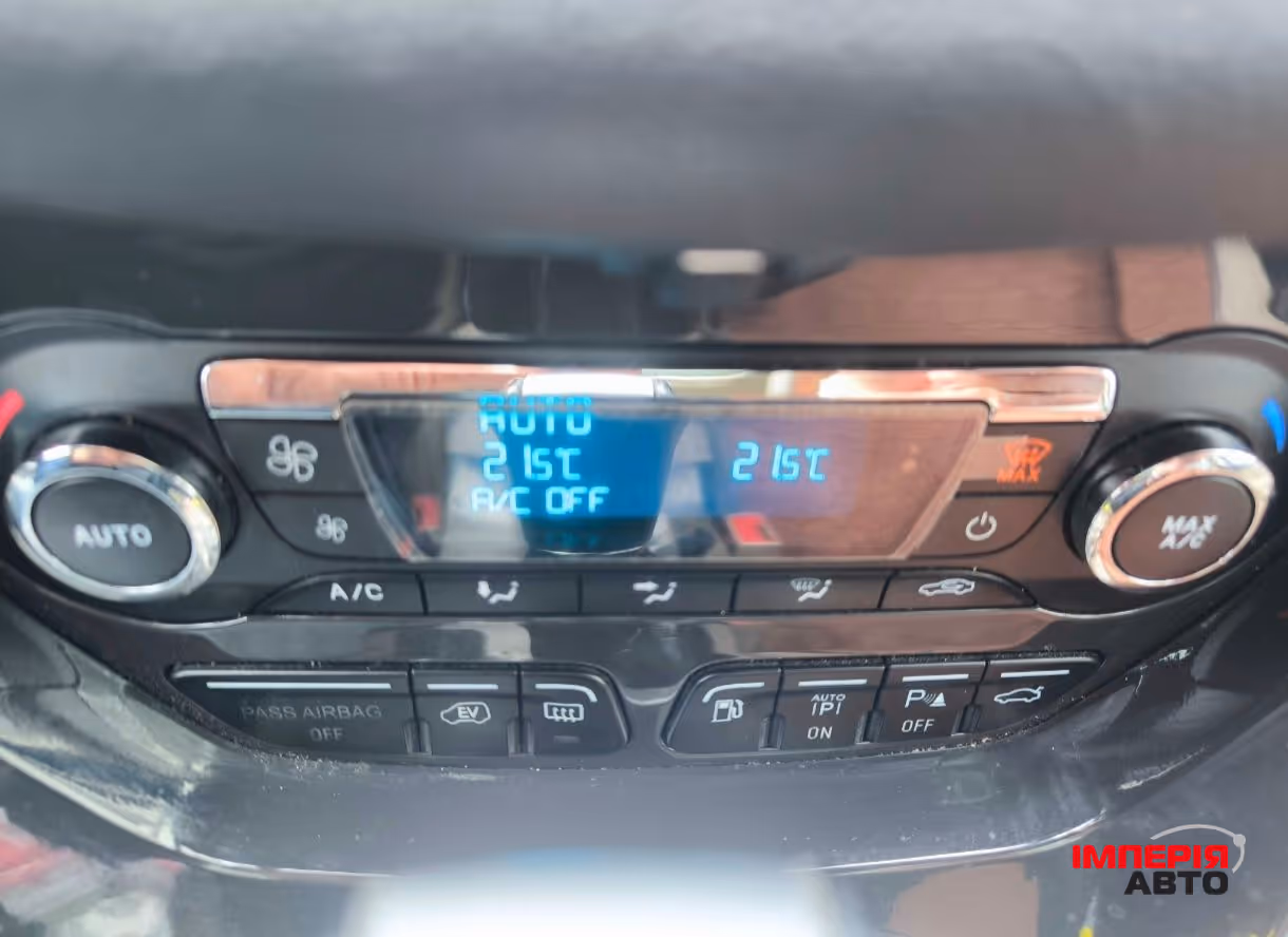 Ford C-MAX - фото 17