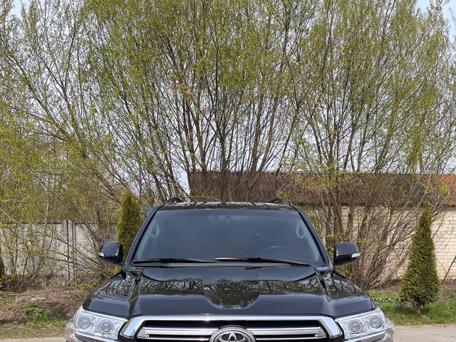Toyota Land Cruiser - фото 2