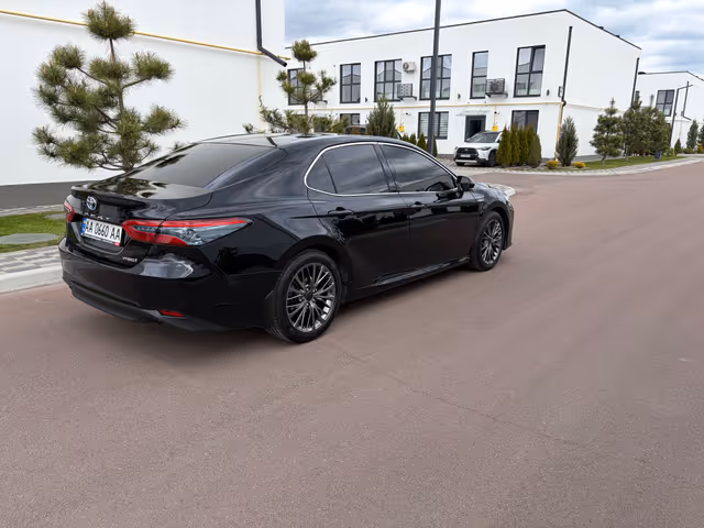 Toyota Camry - фото 5