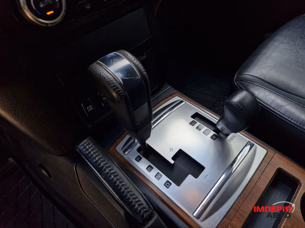 Mitsubishi Pajero - фото 15