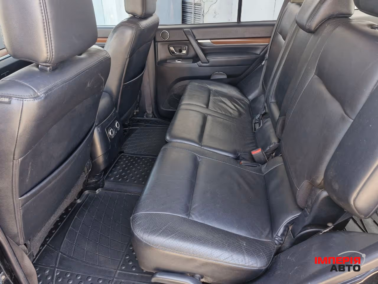 Mitsubishi Pajero - фото 17