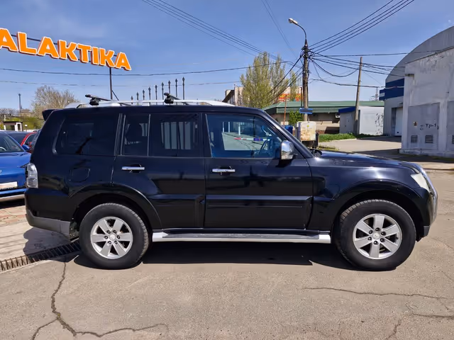 Mitsubishi Pajero - фото 4