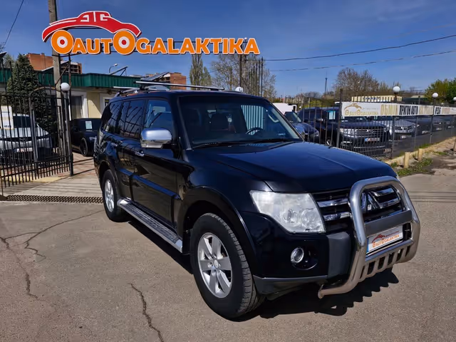 Mitsubishi Pajero - фото 1