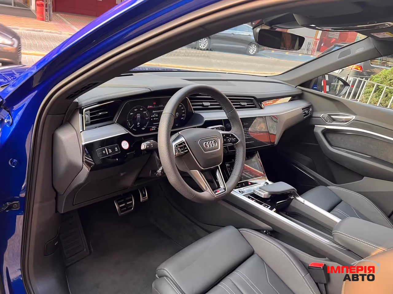 Audi Q8 e-tron - фото 25