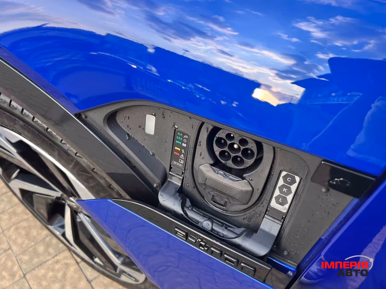 Audi Q8 e-tron - фото 12