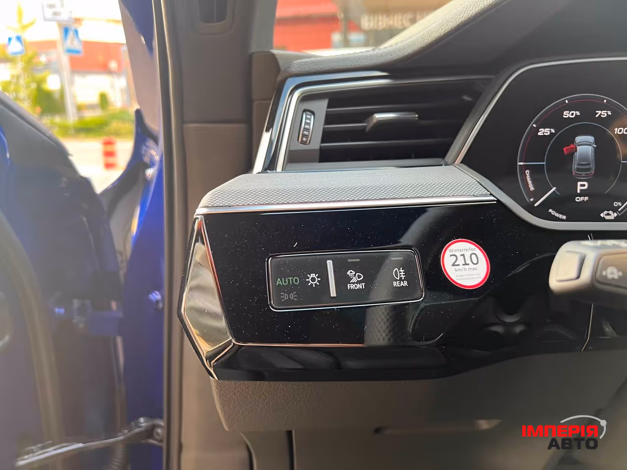 Audi Q8 e-tron - фото 27