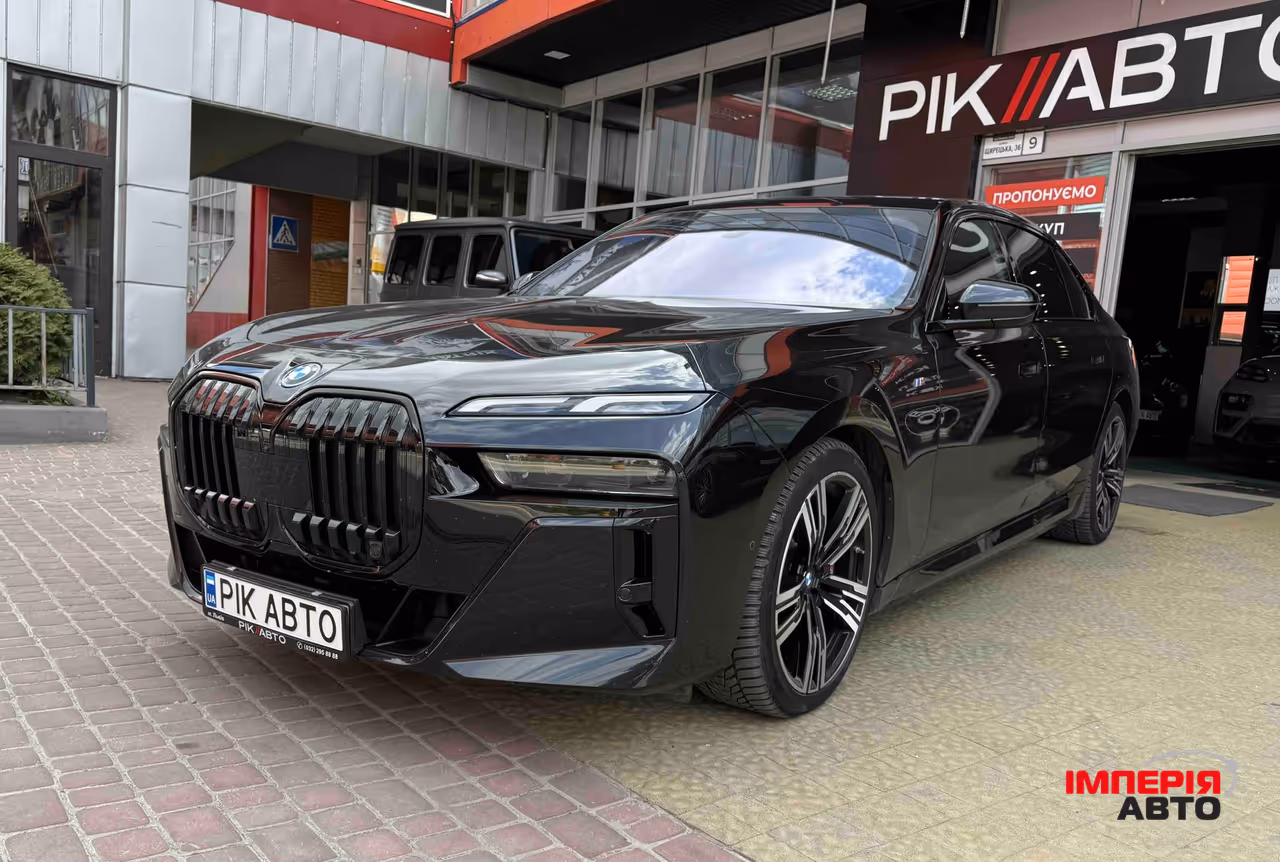 BMW i7 - фото 2