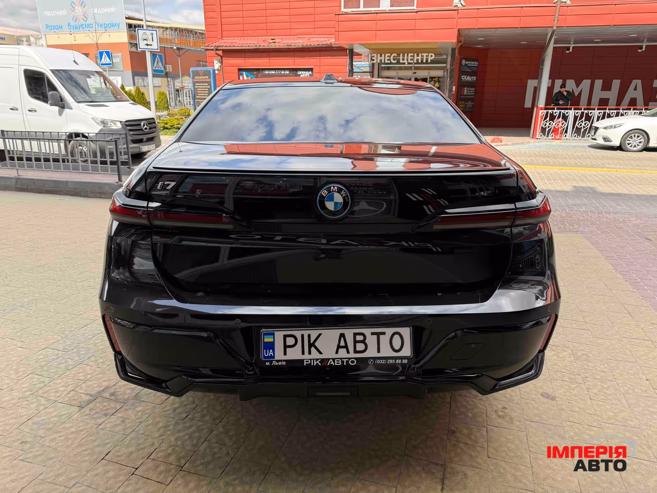 BMW i7 - фото 7