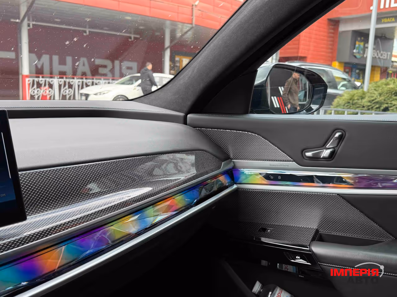 BMW i7 - фото 35