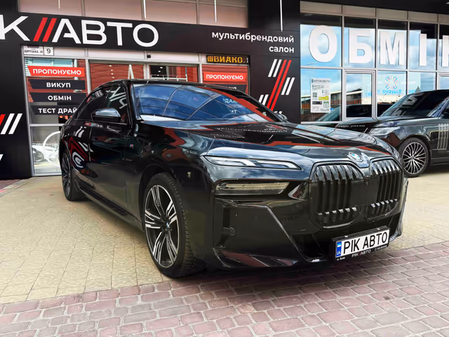 BMW i7 - фото 4