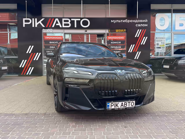 BMW i7 - фото 1