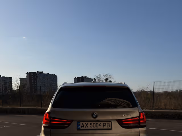 BMW X5 - фото 4