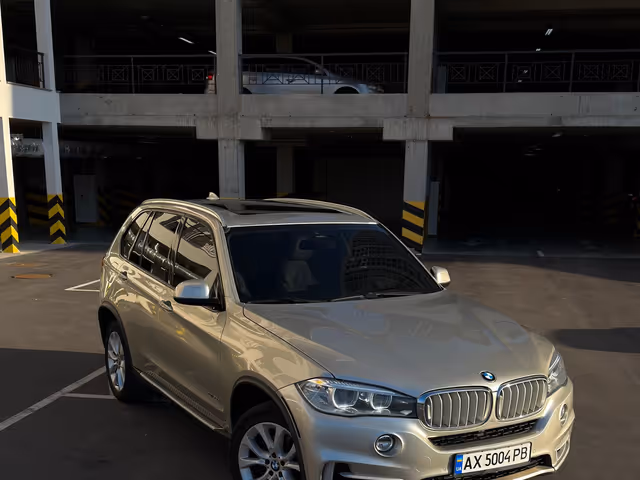 BMW X5 - фото 1