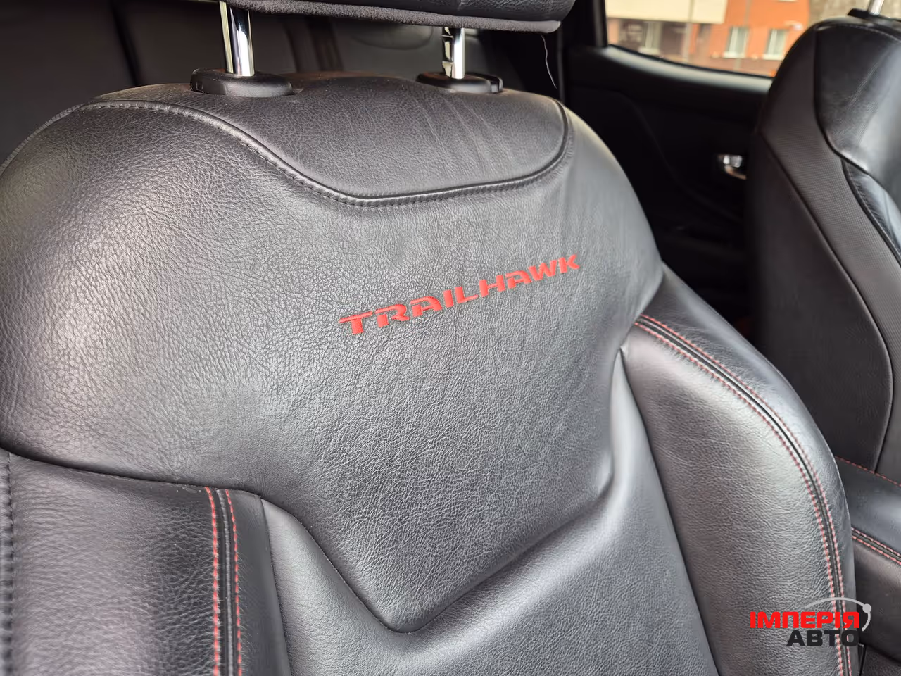 Jeep Renegade - фото 12