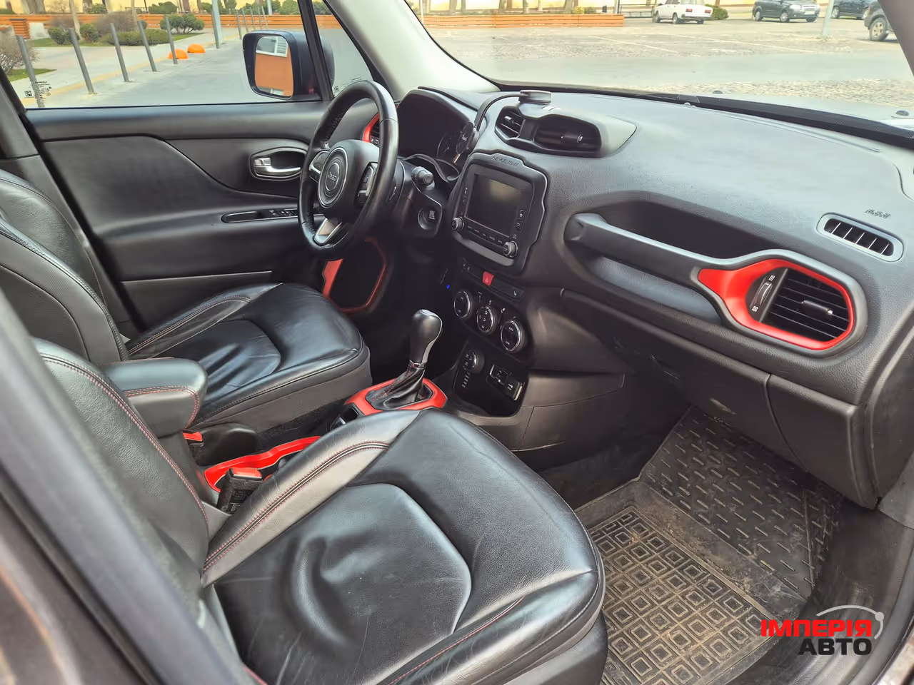 Jeep Renegade - фото 11