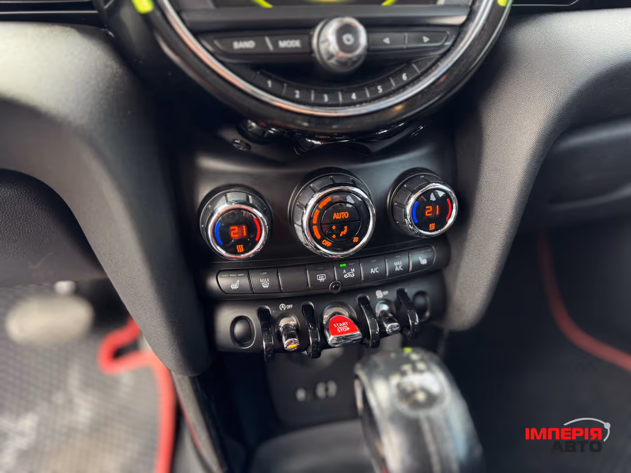 Mini Hatch - фото 12