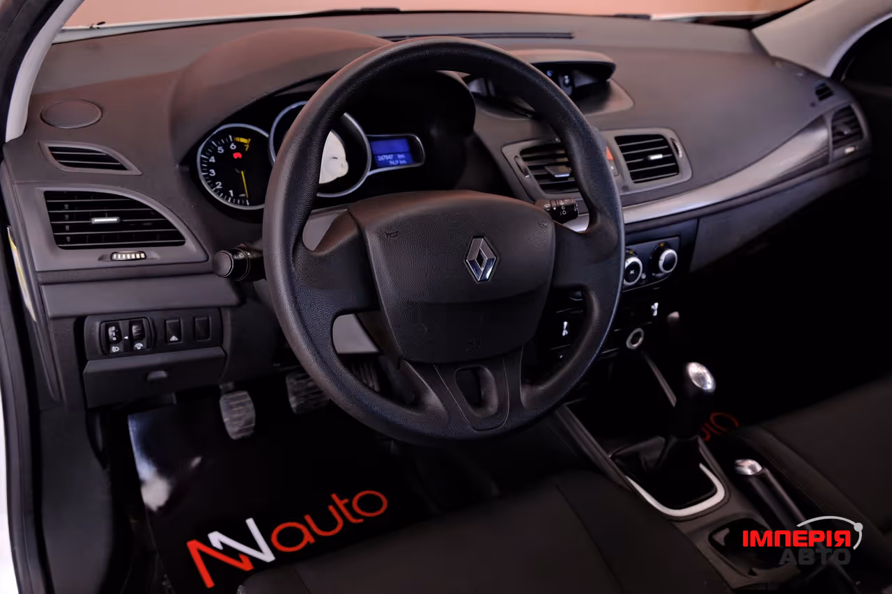 Renault Megane - фото 7