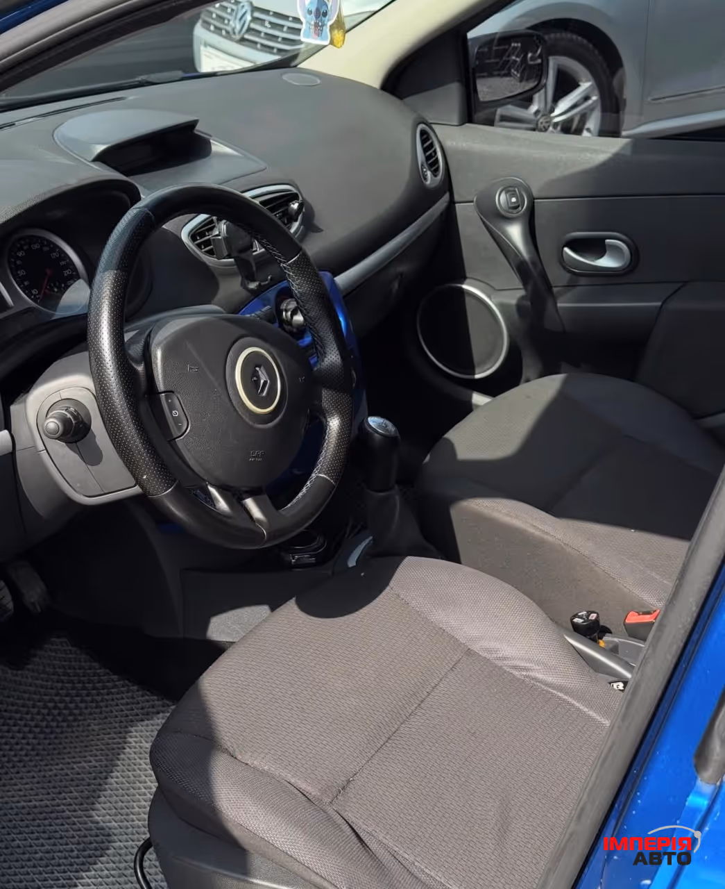 Renault Clio - фото 3