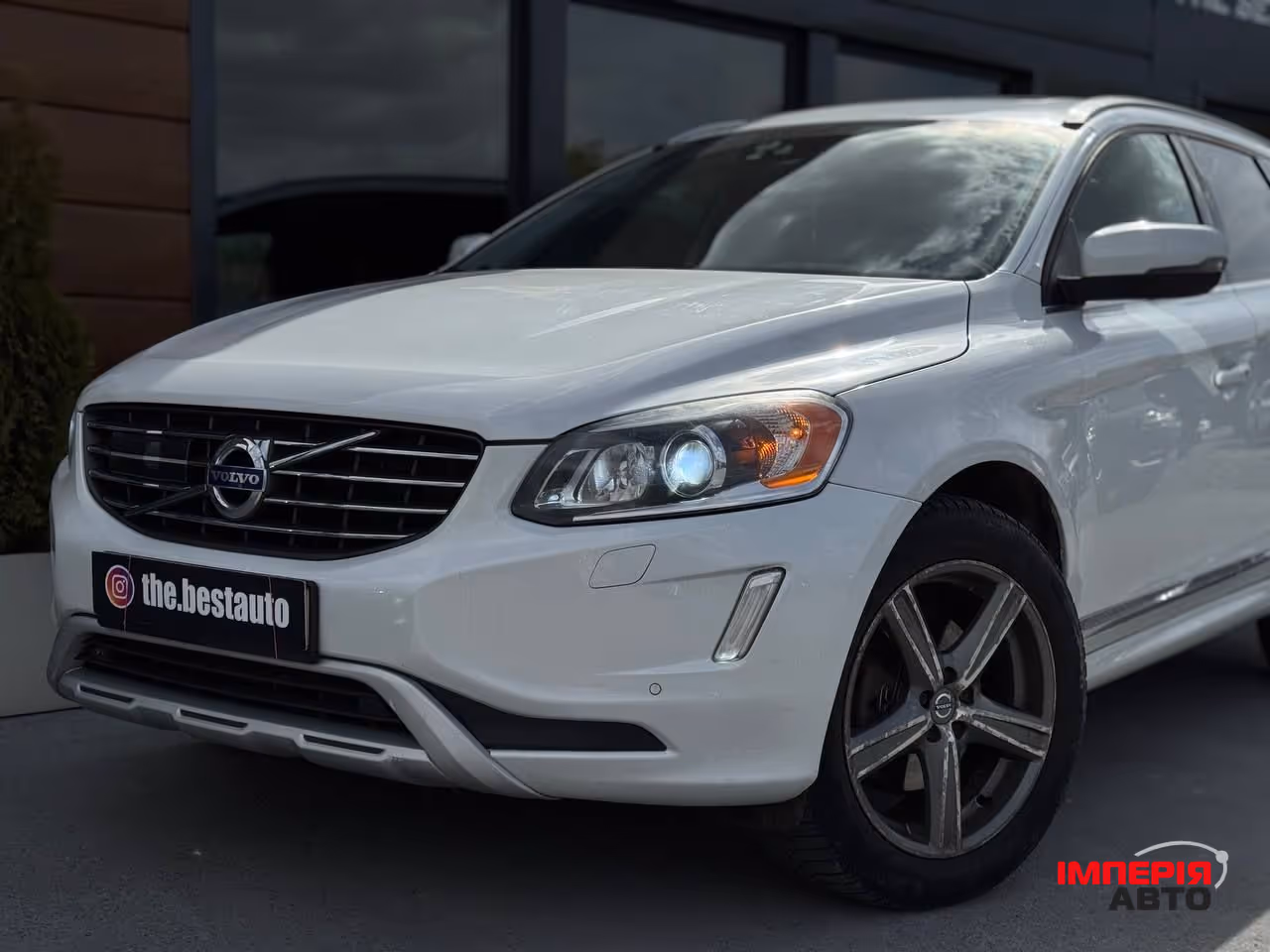 Volvo XC60 - фото 3