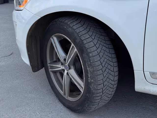 Volvo XC60 - фото 4