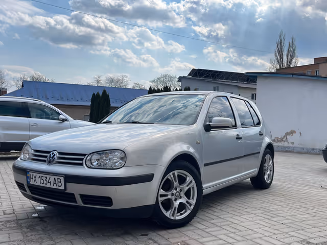 Volkswagen Golf - фото 1