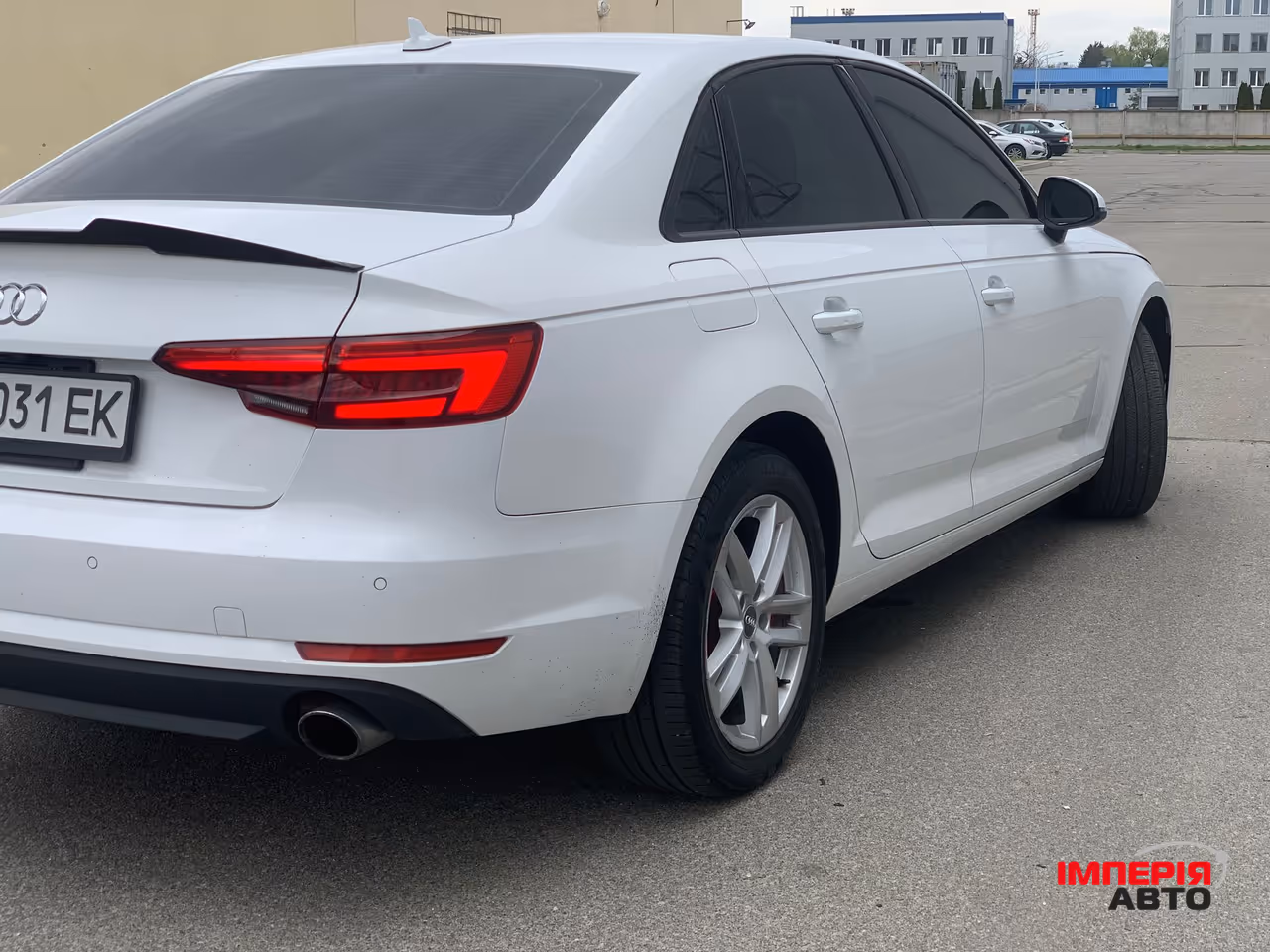 Audi A4 - фото 9