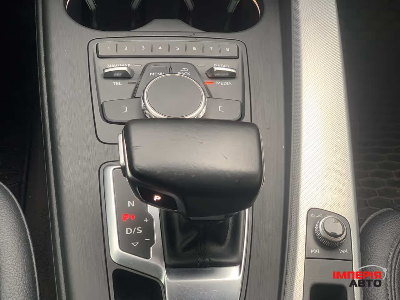 Audi A4 - фото 18