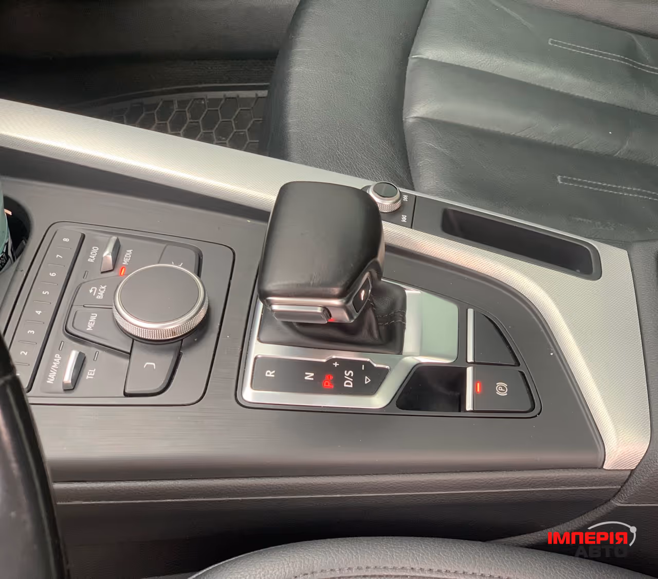 Audi A4 - фото 15