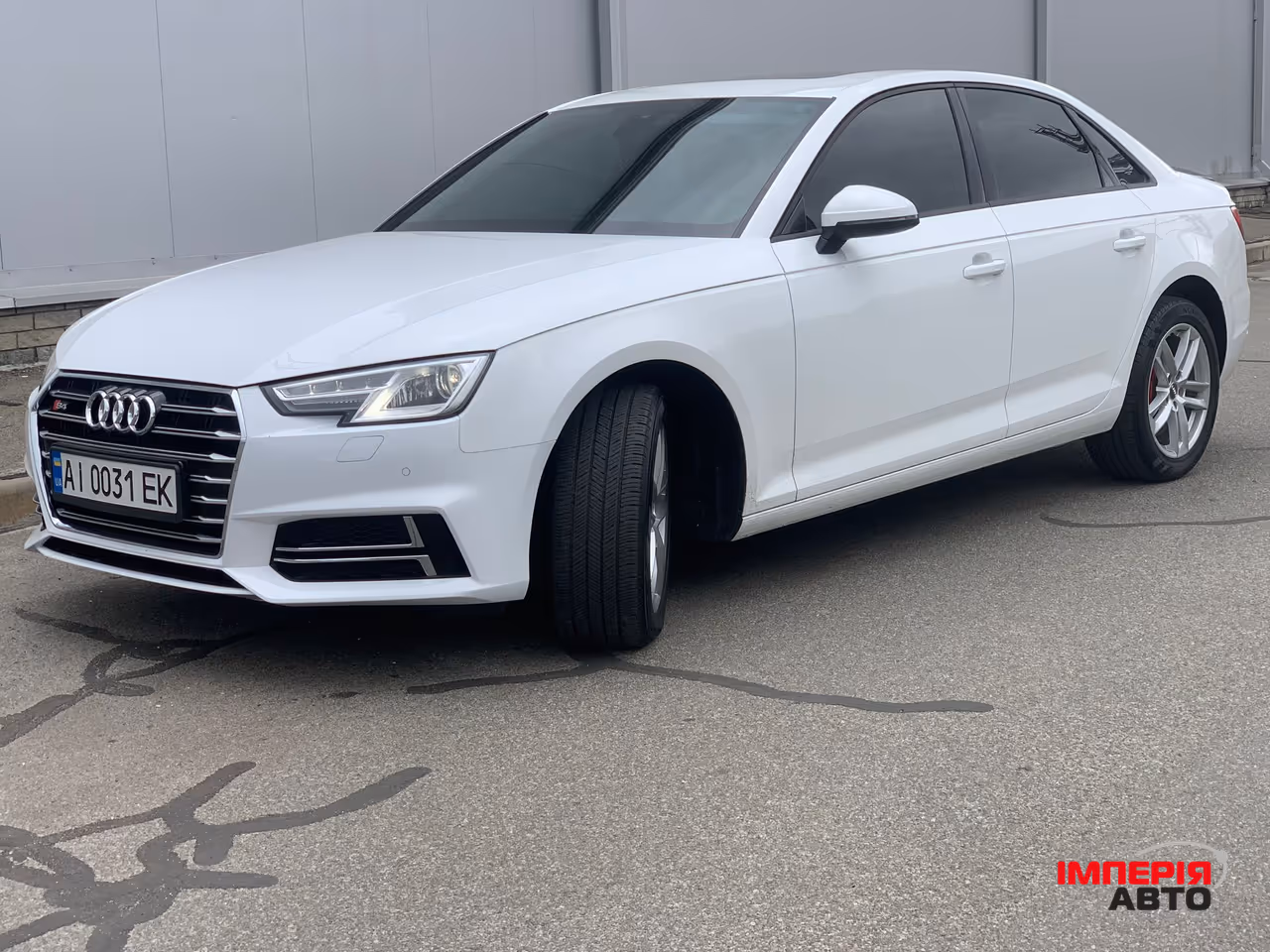 Audi A4 - фото 4