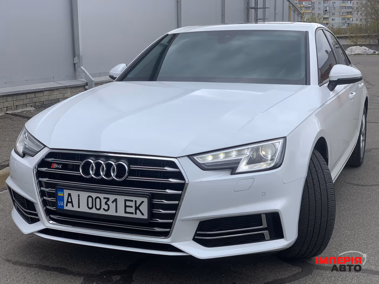 Audi A4 - фото 1