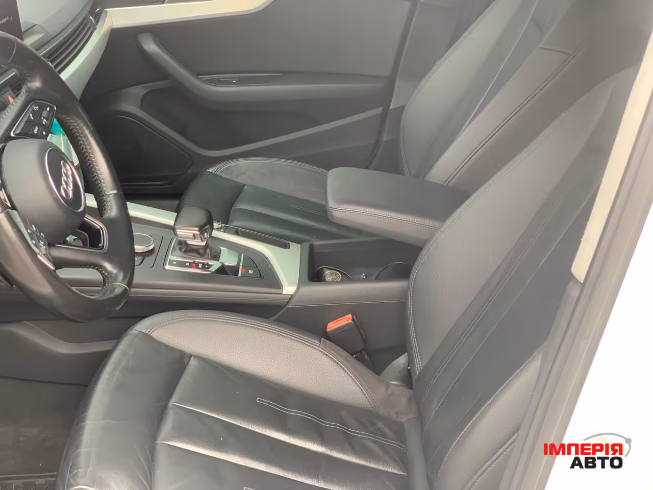 Audi A4 - фото 21