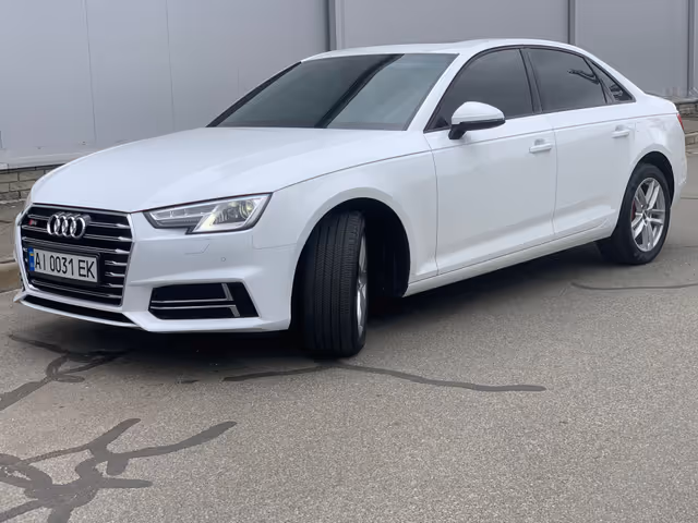 Audi A4 - фото 4