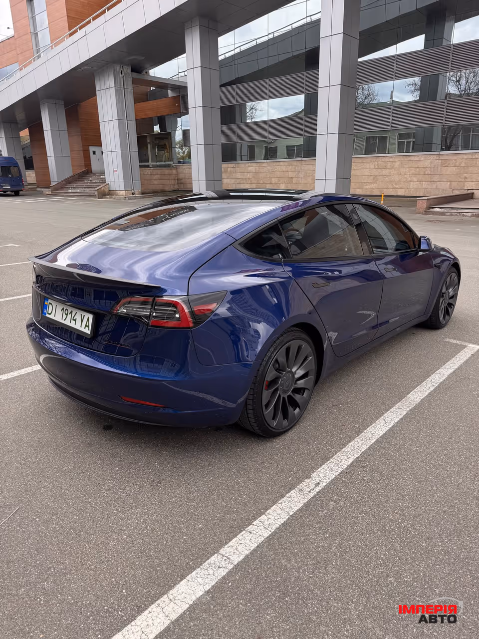 Tesla Model 3 - фото 6