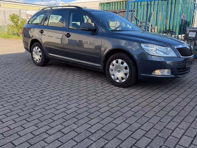 Skoda Octavia - фото 3