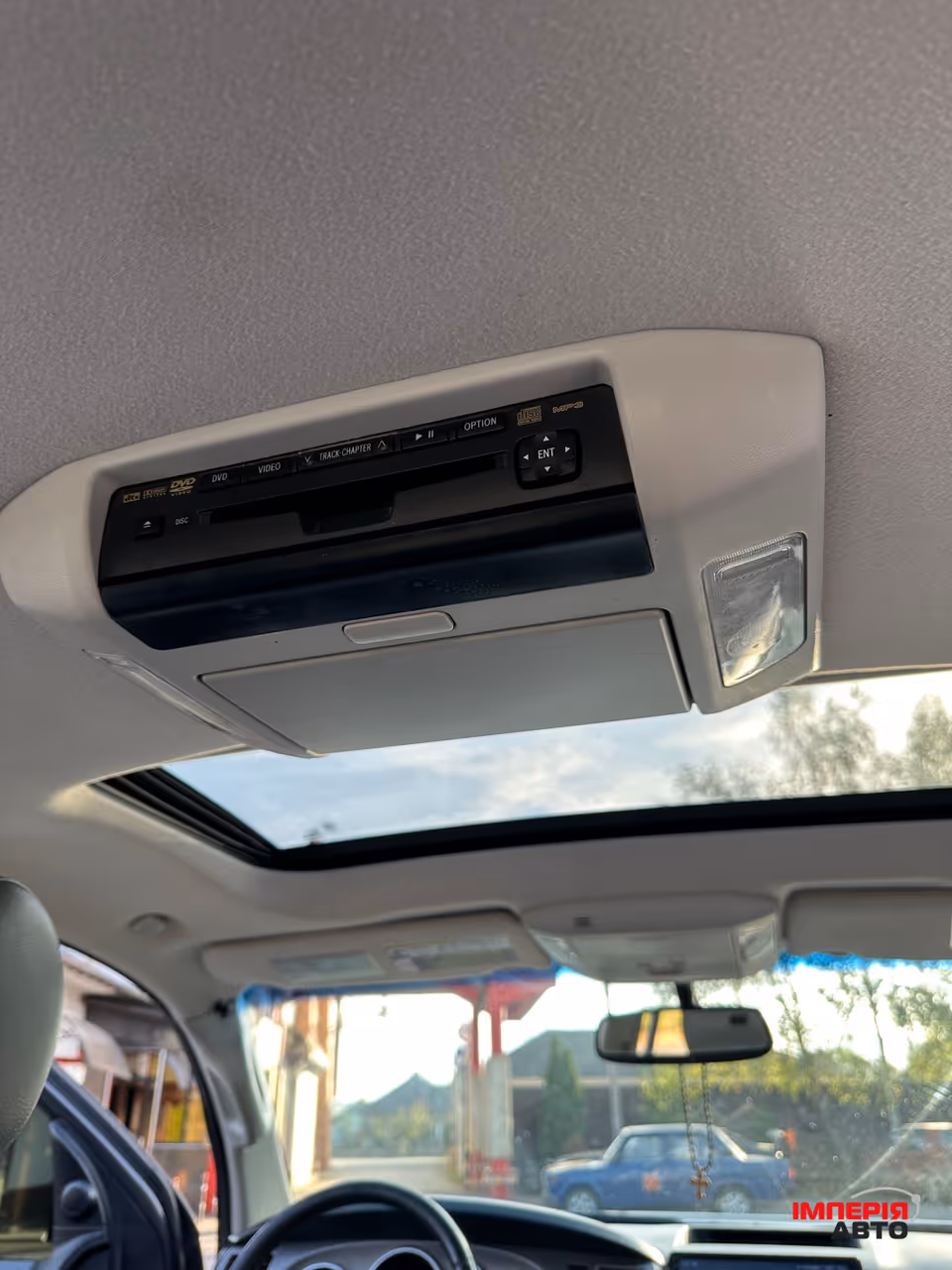 Toyota Sequoia - фото 8