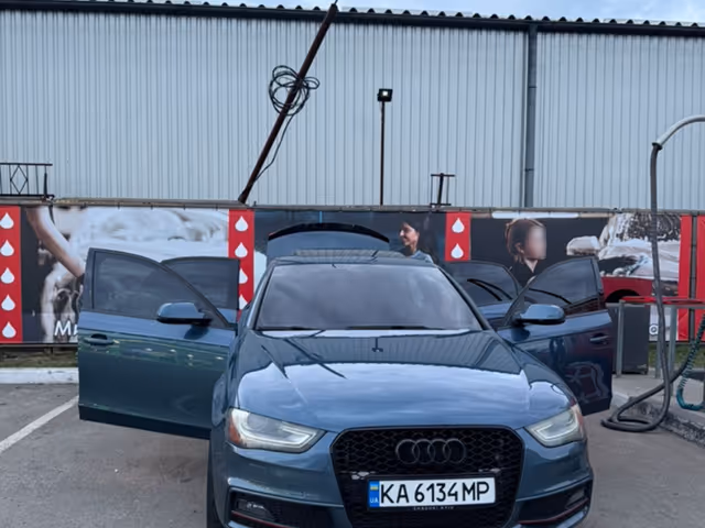 Audi A4 - фото 1