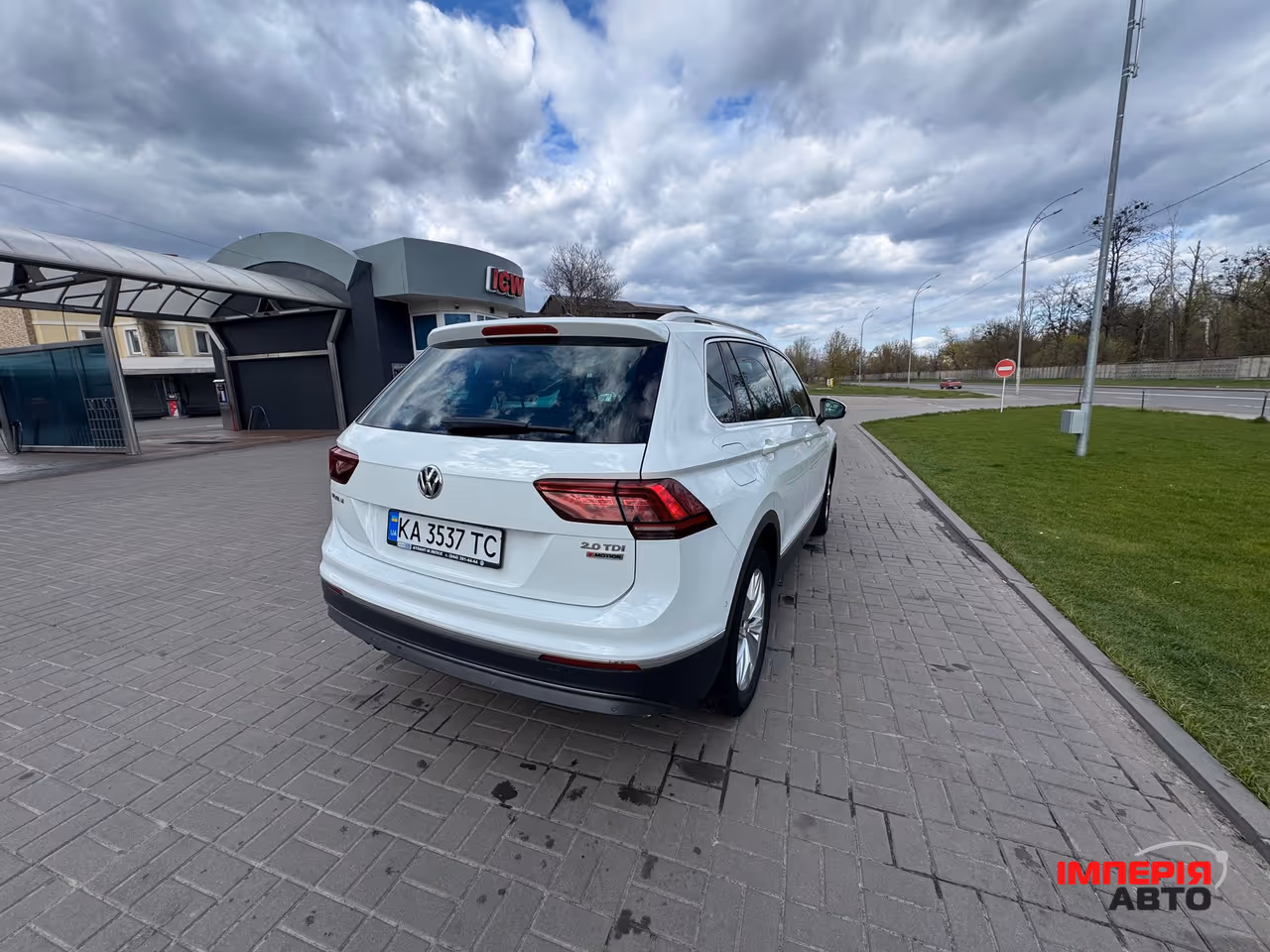 Volkswagen Tiguan - фото 10