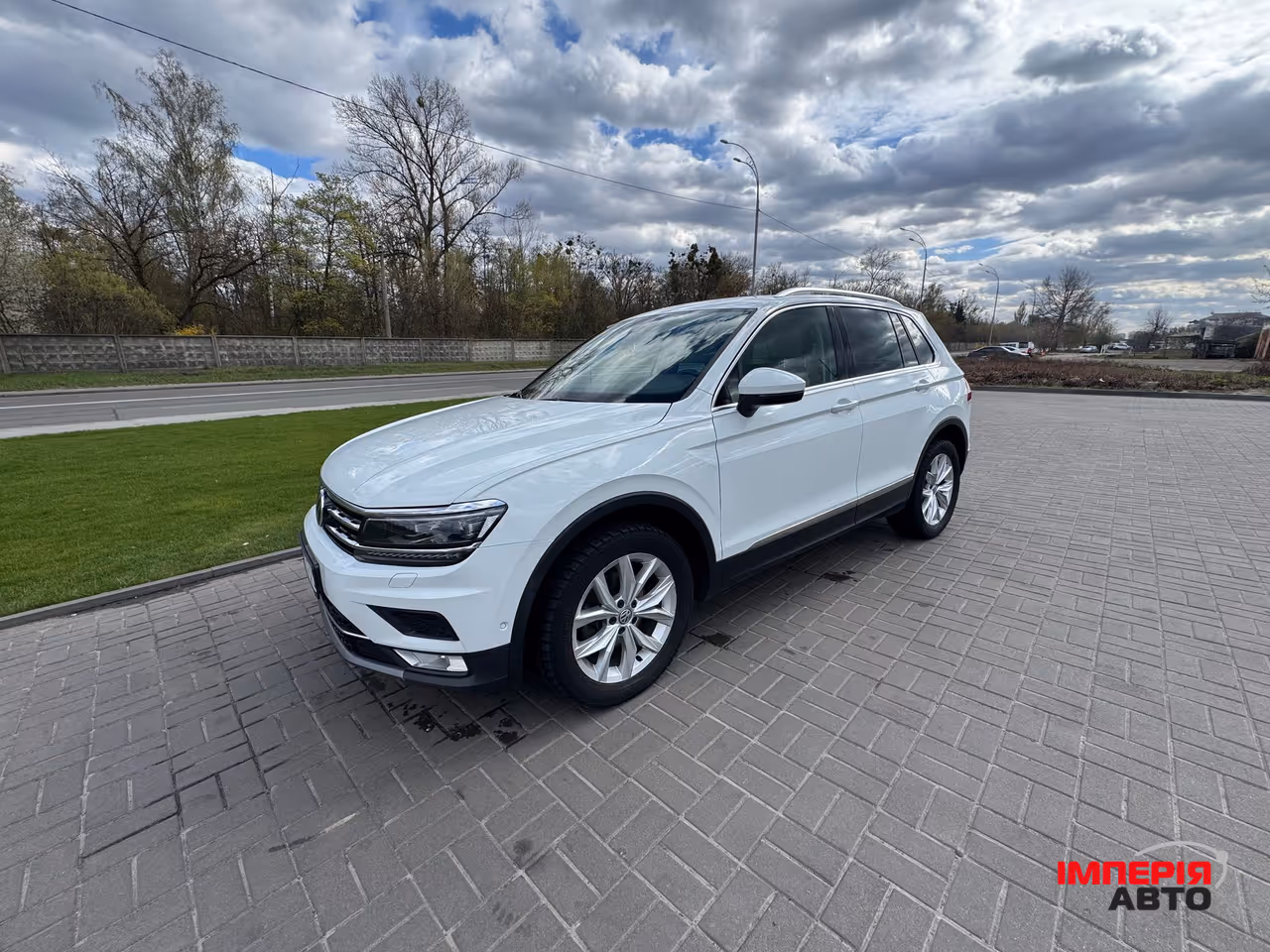 Volkswagen Tiguan - фото 6