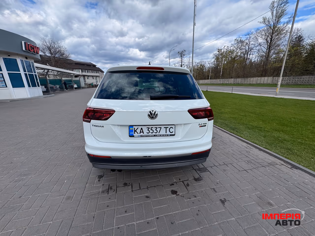 Volkswagen Tiguan - фото 11