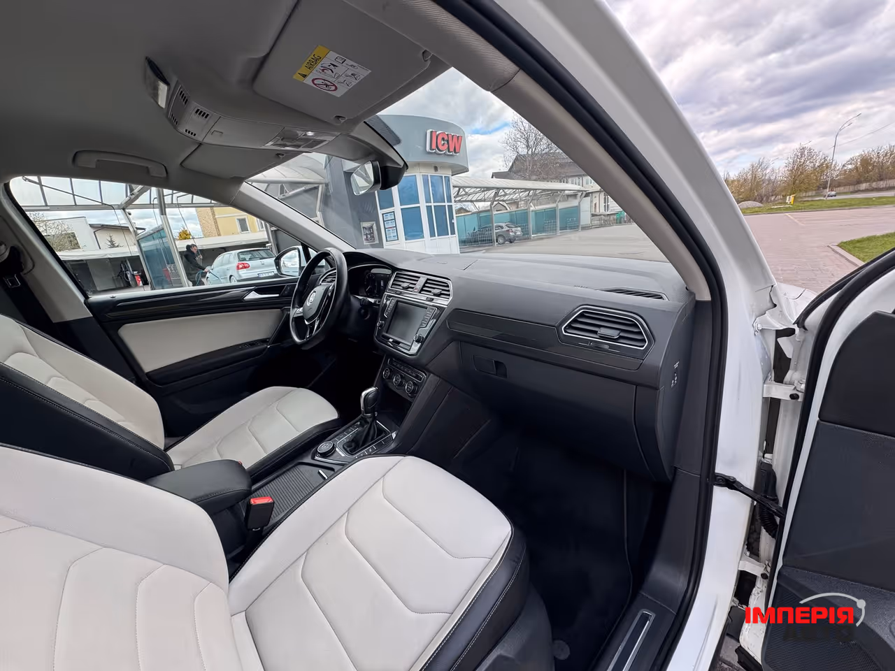 Volkswagen Tiguan - фото 24