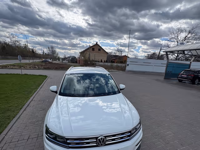 Volkswagen Tiguan - фото 3