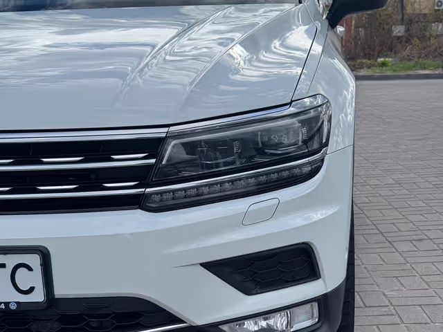 Volkswagen Tiguan - фото 5