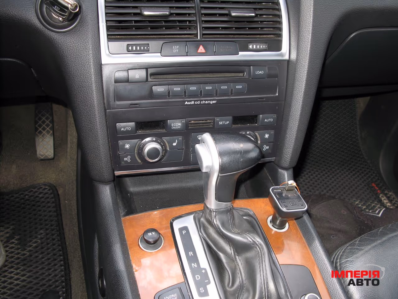 Audi Q7 - фото 11