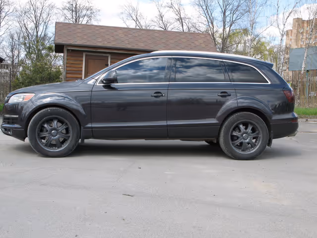 Audi Q7 - фото 3