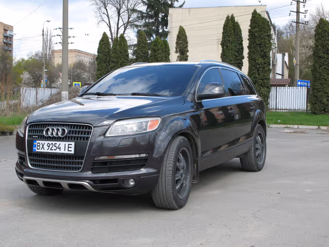 Audi Q7 - фото 2