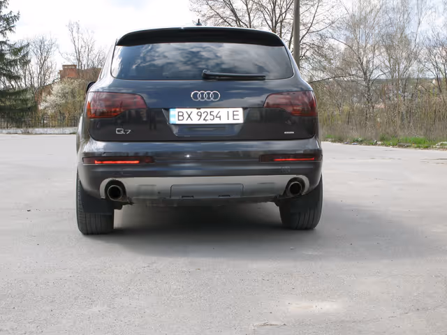 Audi Q7 - фото 4