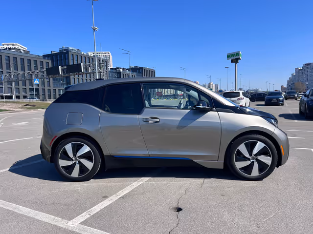 BMW i3 - фото 2