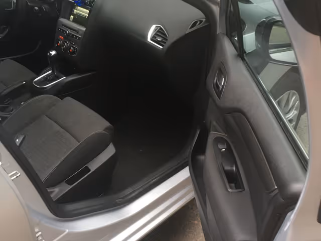 Citroen C4 - фото 2